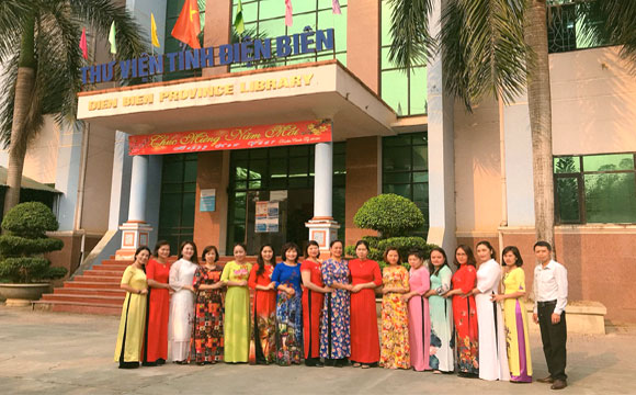 Thư viện tỉnh Điện Biên hưởng ứng sự kiện Áo dài - Di sản Văn Hóa Việt Nam