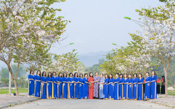 Thư viện tỉnh hưởng ứng Tuần lễ áo dài năm 2021