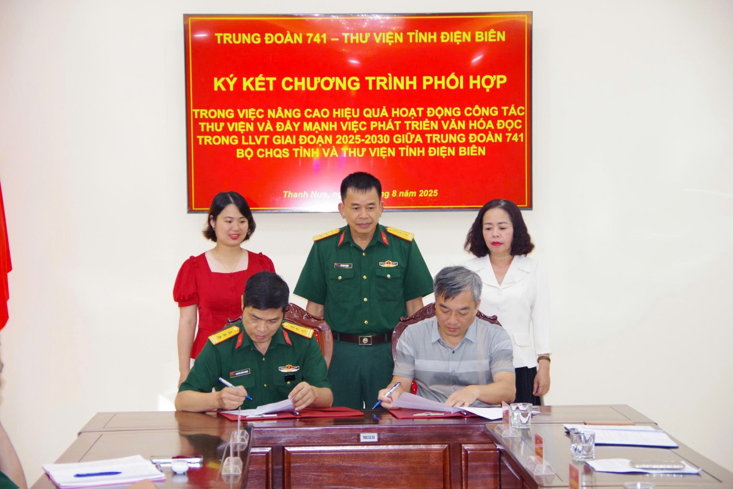 Ký kết chương trình phối hợp về nâng cao hiệu quả hoạt động trong lĩnh vực thư viện và đẩy mạnh việc Phát triển văn hóa đọc trong lực lượng vũ trang giai đoạn 2025-2030