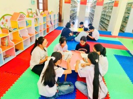 Đến thư viện để yêu sách nhiều hơn